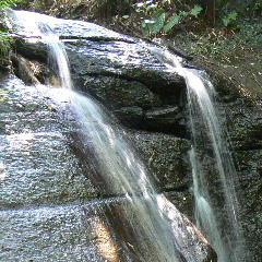 鎌倉。太刀洗の滝