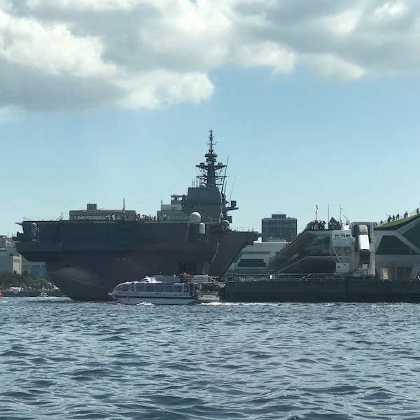 いずも艦尾