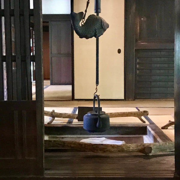 農家の囲炉裏