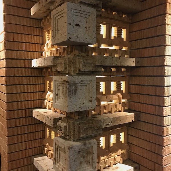 帝国ホテル旧本館列柱