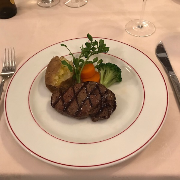 フィレ・ステーキ