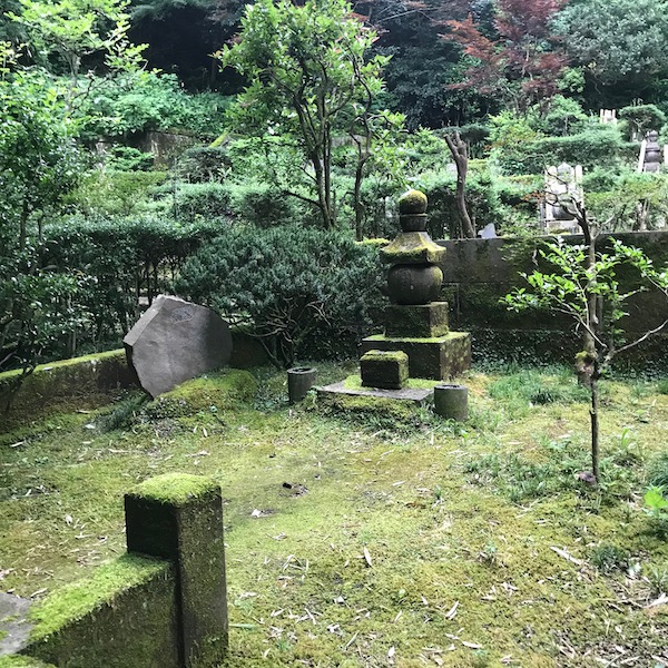 西田幾多郎墓地