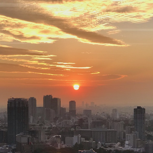 つるべ落としの秋の夕陽