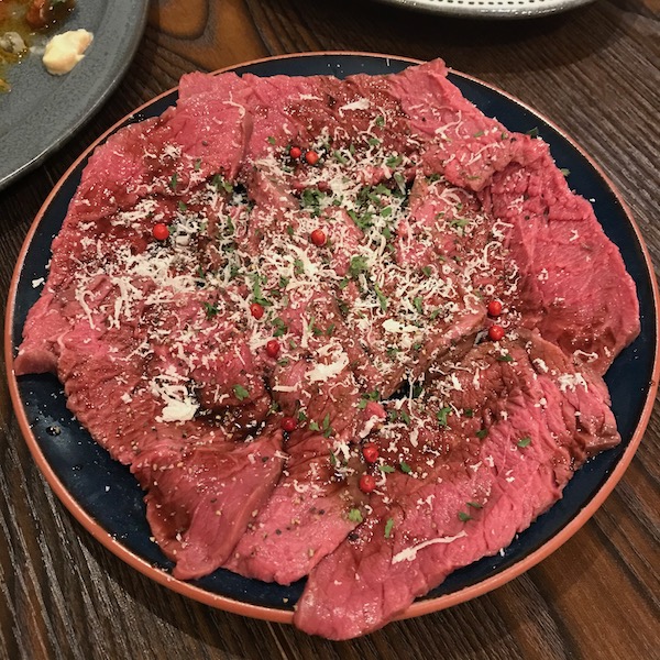 ボリュームタップリのローストビーフ