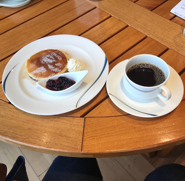 パンケーキとコーヒー