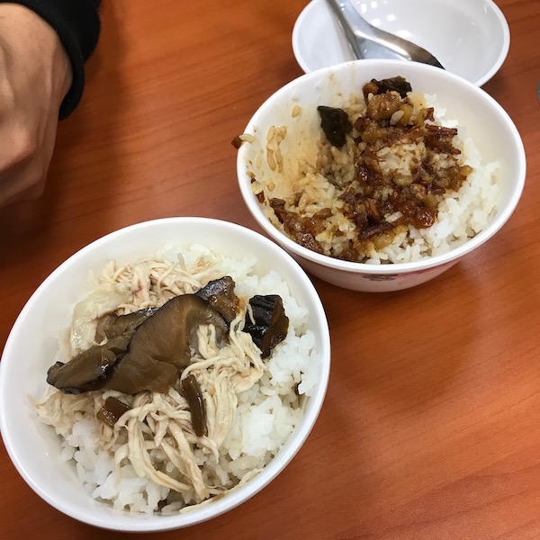 黄記魯肉飯、魯肉飯と鶏肉飯