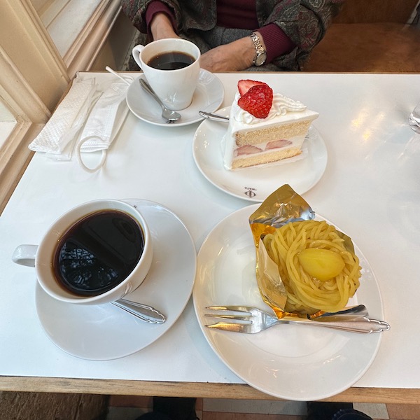 モンブランとコーヒー