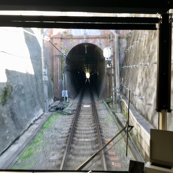 江ノ電のトンネル