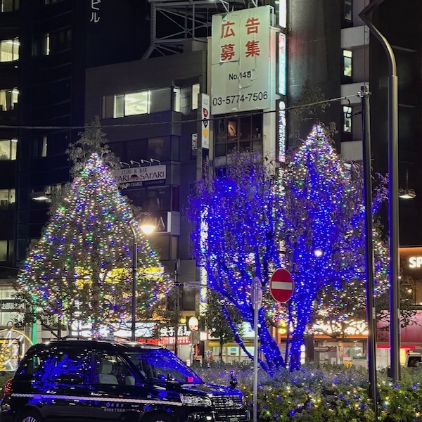 高円寺駅前のイルミネーション