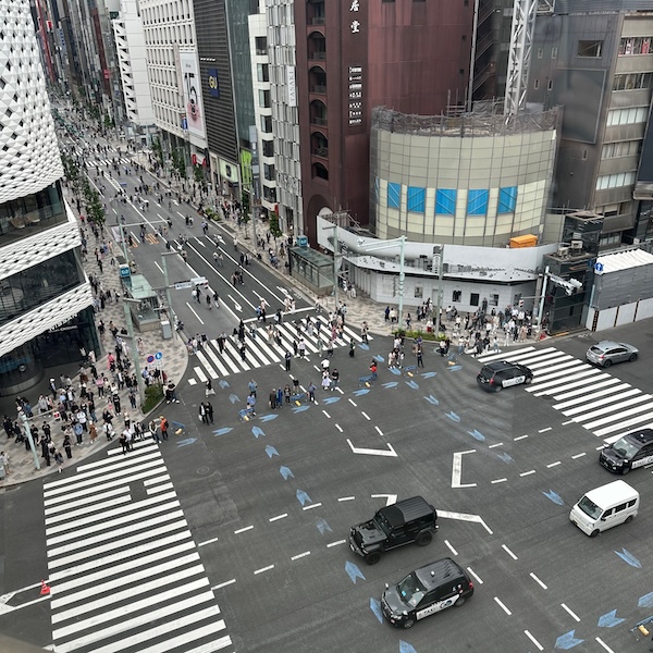 銀座四丁目交差点