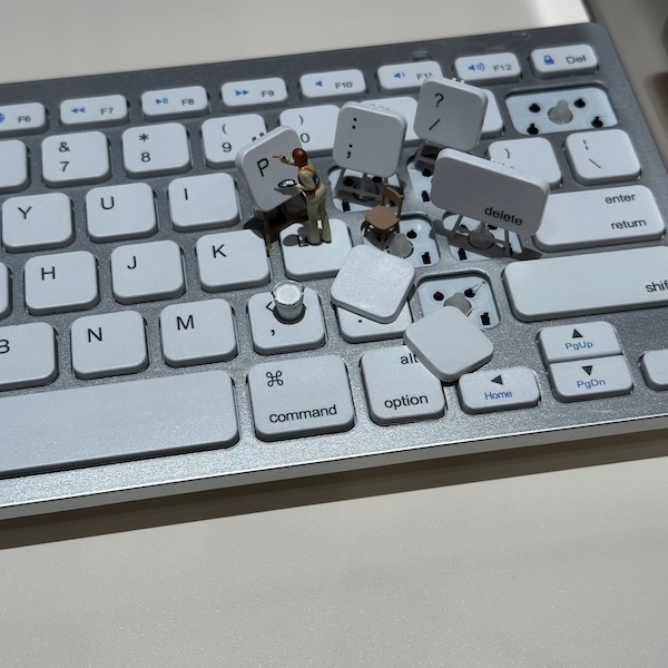 Macのキーボードをキャンバスにする人