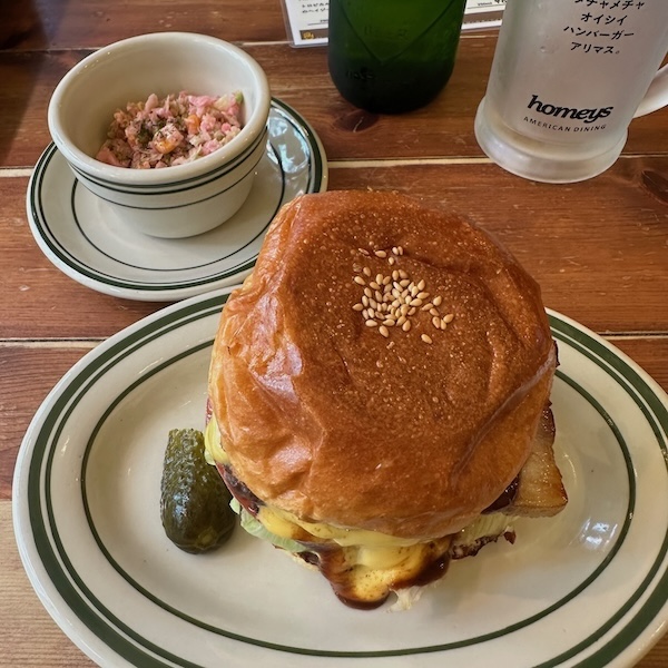 Homeysのベーコンチーズバーガー
