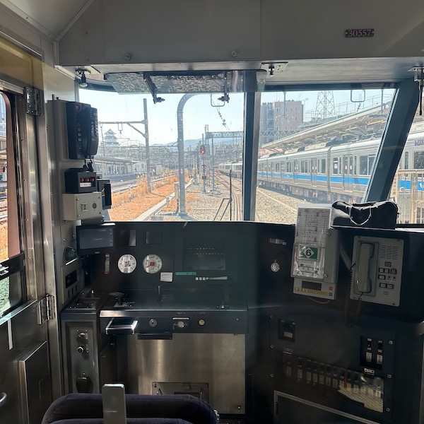 ロマンスカーの運転席