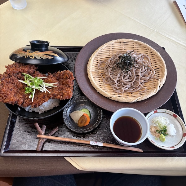 わらじカツ丼ともりそば