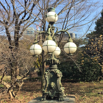 皇居正門石橋旧電飾燈