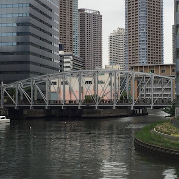 八丁堀の南高橋、「東京都内最古の鋼鉄トラス橋」