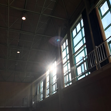 学校の体育館