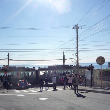 鎌倉高校前駅近くの踏切