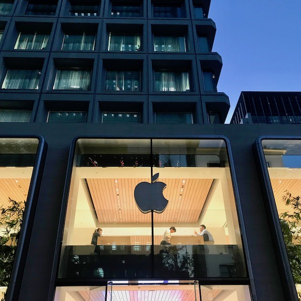 Apple Store 丸の内店