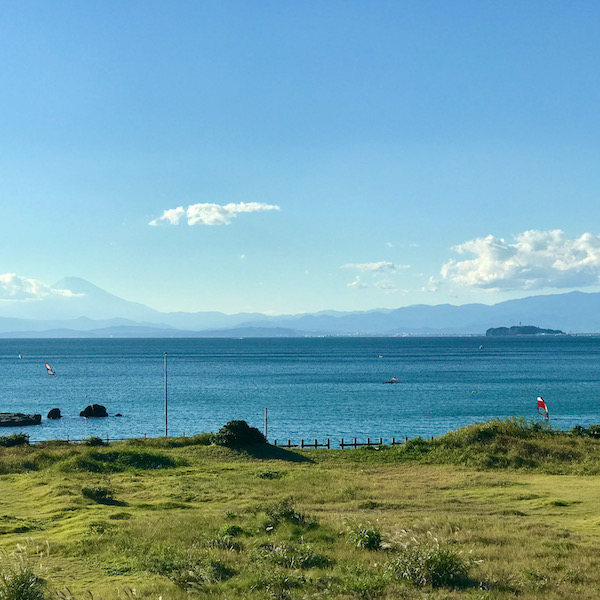 長者ヶ崎から見た富士山と江ノ島