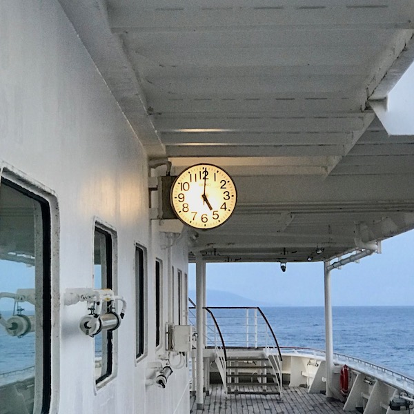 朝5時