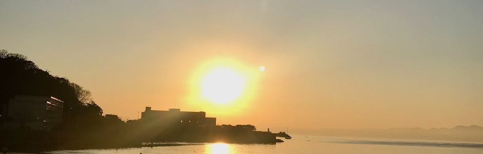 黄昏の逗子海岸