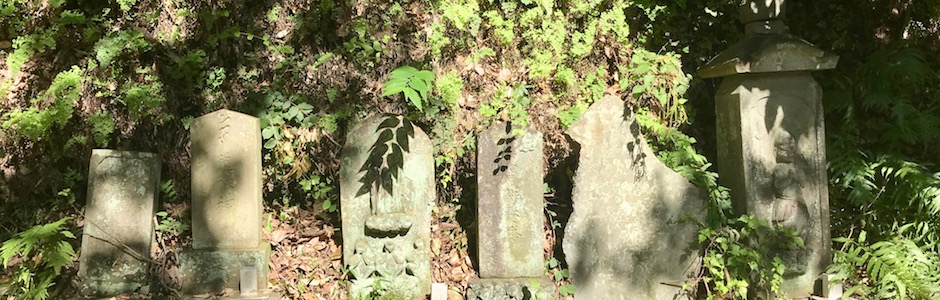 朝夷奈切通しの庚申塔