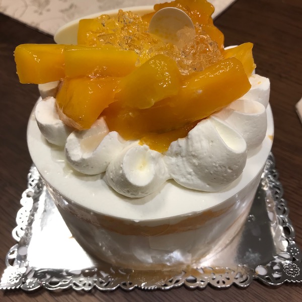 マンゴーのケーキ