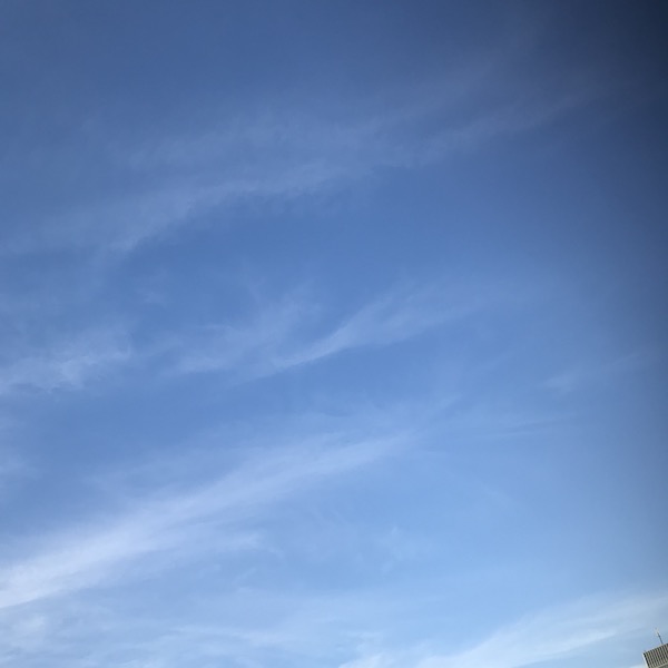 晩夏の青空
