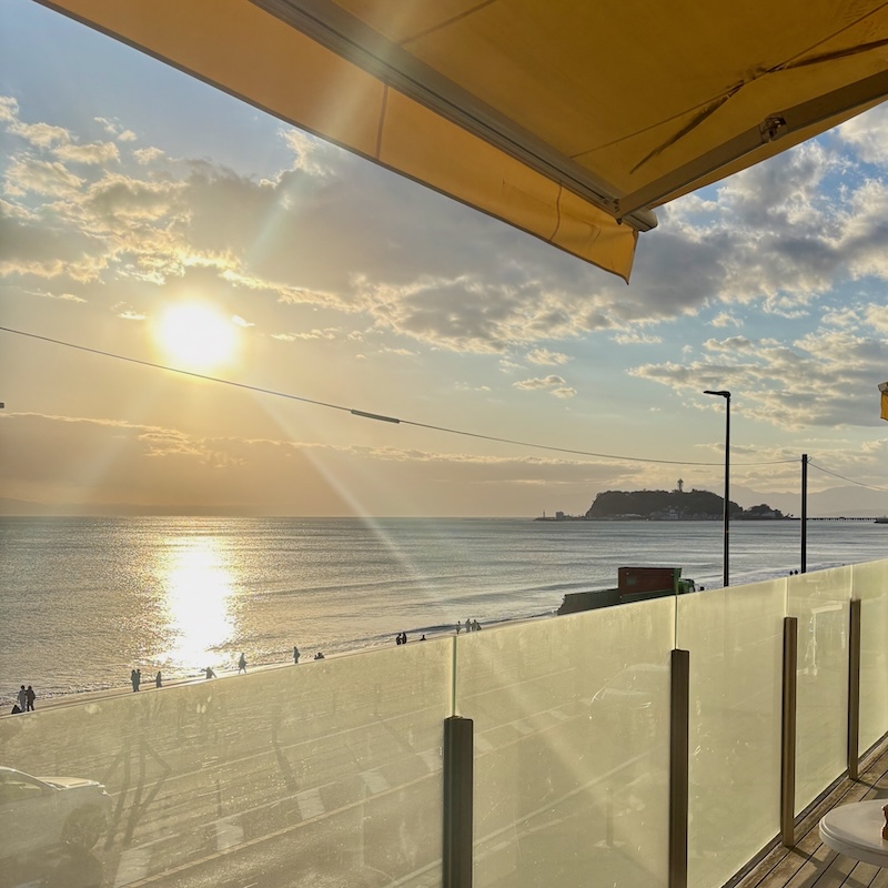 billsのテラスから見た江ノ島