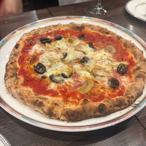 ピッツァ・カプリチョーザ