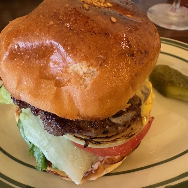 マッシュルームチーズバーガー