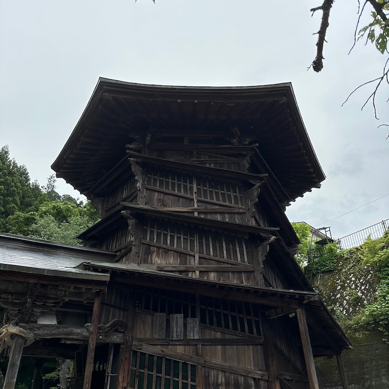 さざえ堂外観