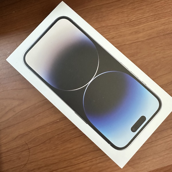 iPhone 14 Proの箱
