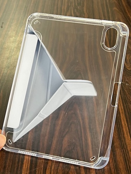 縦に置いたiPad Airのカバー